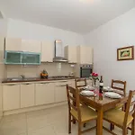 Milan شقة ماكارسكا