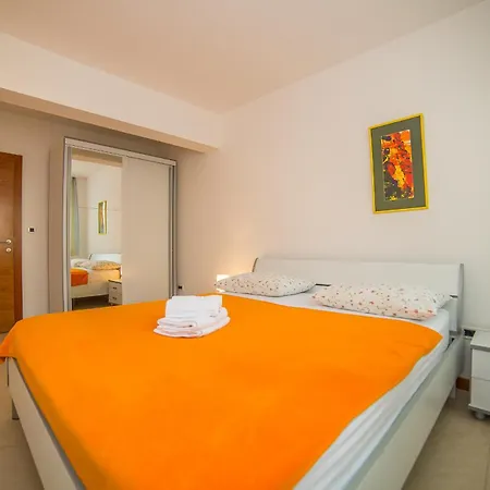 Milan Apartment *