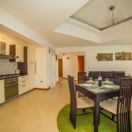 Milan Apartment Makarska