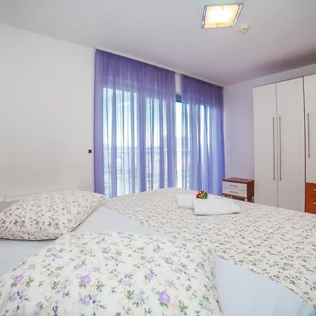 Milan * Makarska