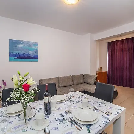 דירה Milan מאקרסקה